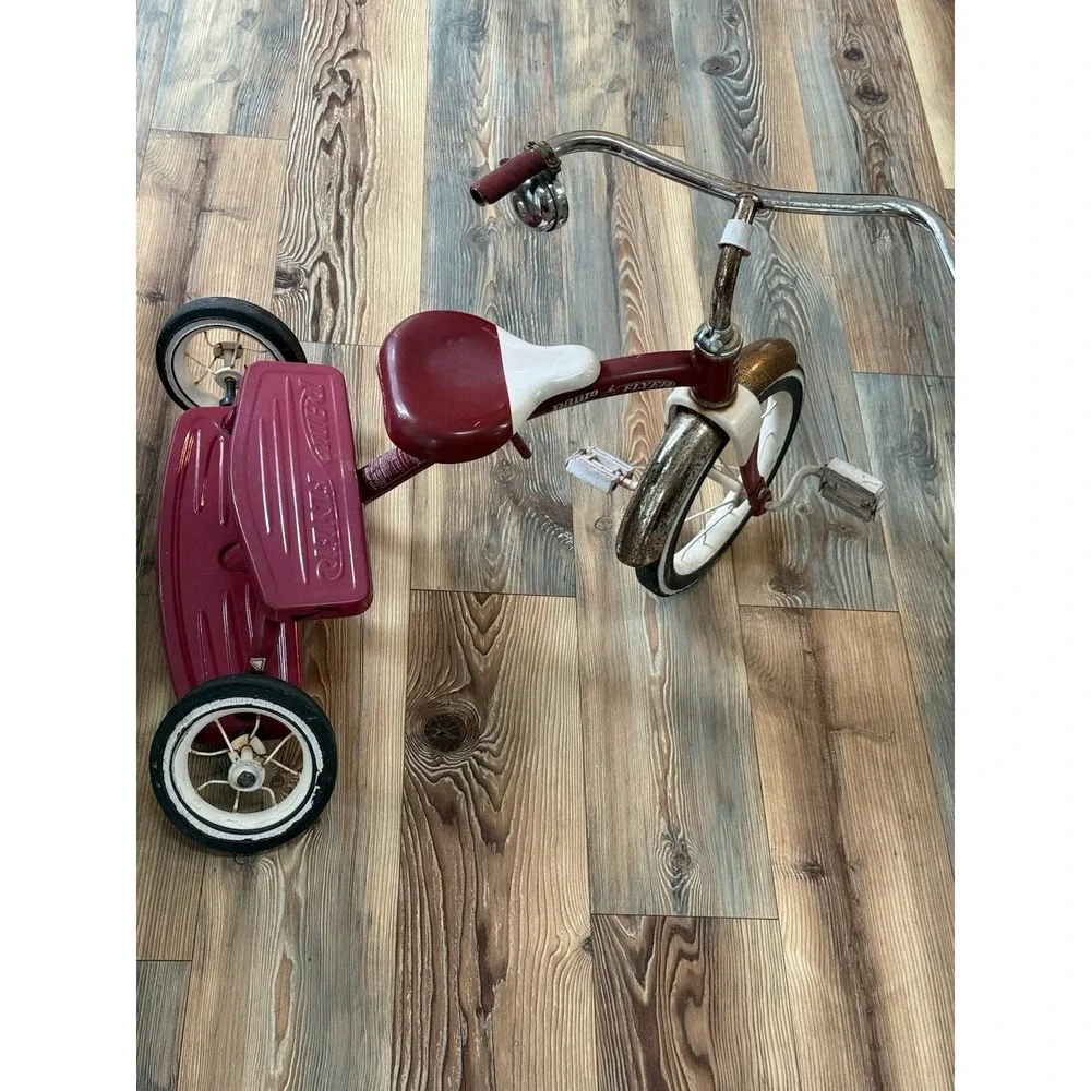 Used Red Radio Flyer Tricycle Model 227 12 A9 Retro Red